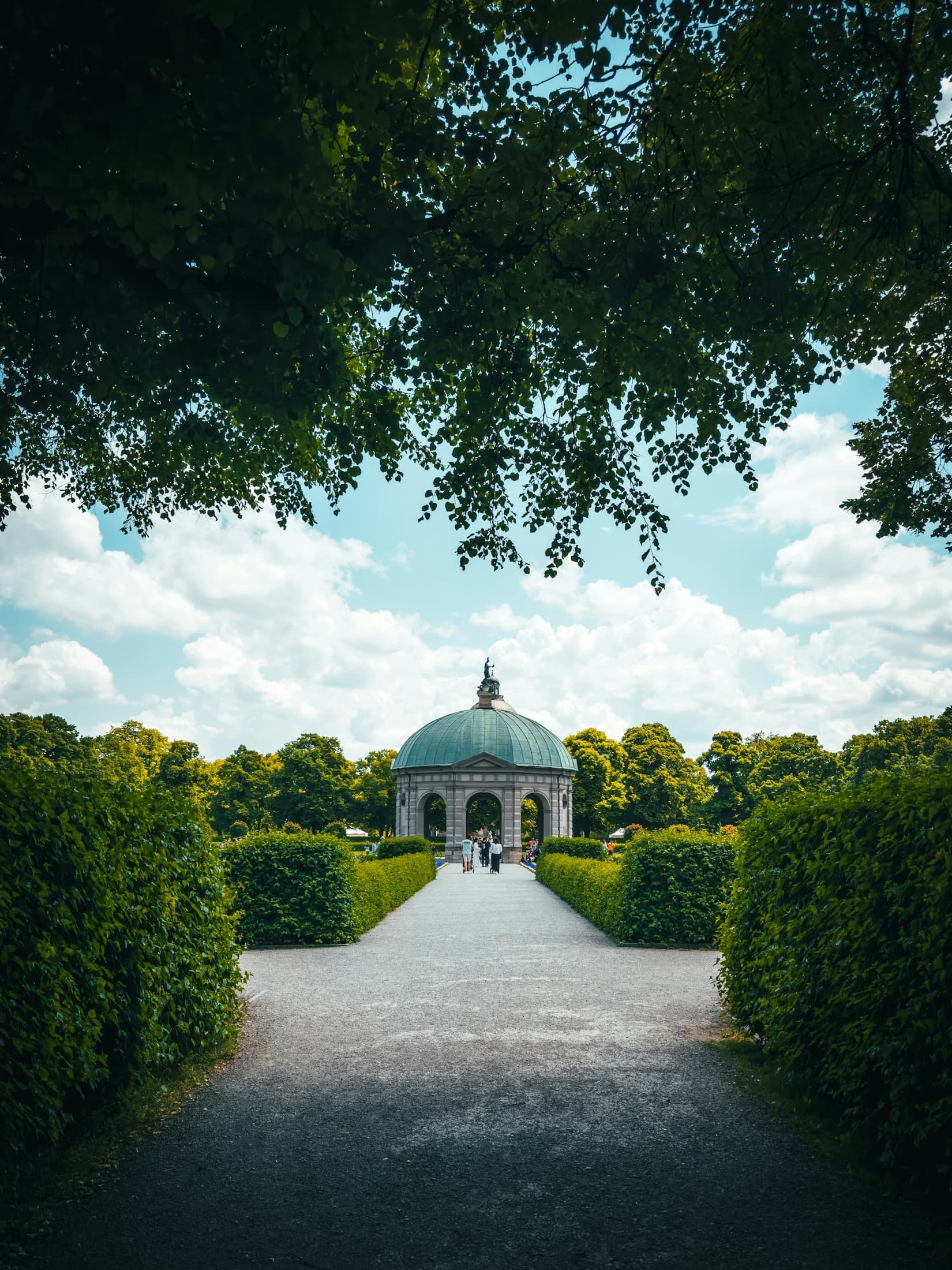 Diana-Tempel im Englischen Garten in der Nähe der Rechtsanwaltskanzlei Diana B. Haidari in München