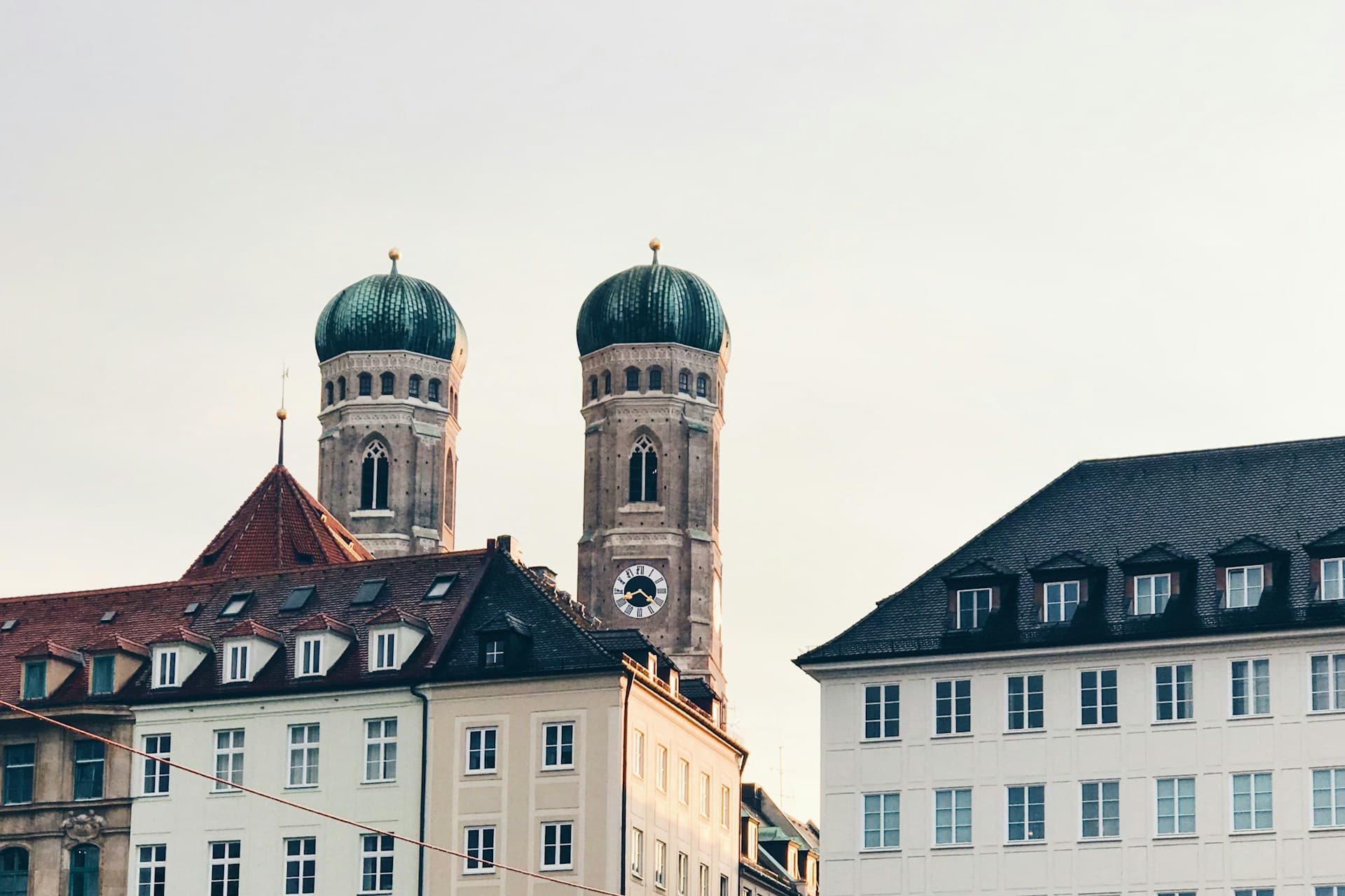Frauenkirche in der Nähe der Rechtsanwaltskanzlei Diana B. Haidari in München