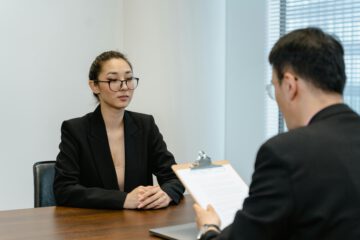 Kündigungsgespräch zwischen Chef und Mitarbeiter