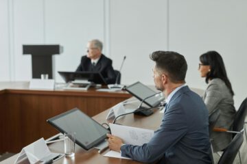 Sitzung eines Gütetermins bei einer Kündigungsschutzklage